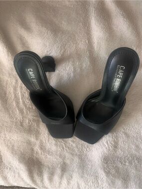 Black Square-Toe Block Heel